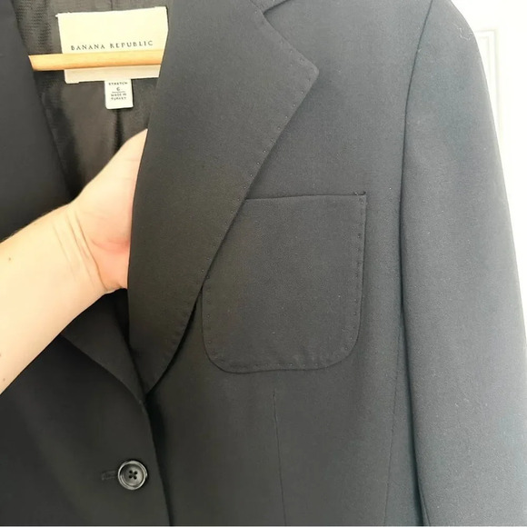 Banana Republic Women’s Classic Black Blazer - Picture 4 of 11